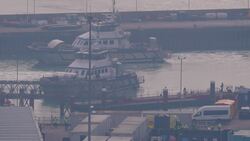People thought to be migrants arrive in Dover News Clip