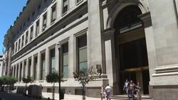 CLEAN : Argentines react to president announcing new debt deal News Clip