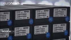 Technology 2016: Samsung sizzles, Mario fizzles, Apple peeves with Pods News Clip