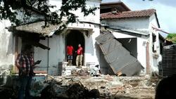 CLEAN : Noriega's Panama mansions ordered demolish News Clip