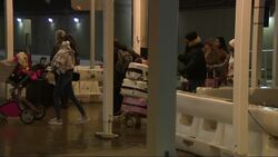 New Yorkers head to the airports for last-minute holiday flights amid American Airlines outage Instructional Video