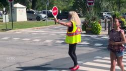 See the new 'intelligent' crosswalk lighting up a Candiac, Que., intersection News Clip