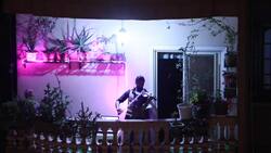 Egyptian violinist plays from balcony amid lockdown Instructional Video