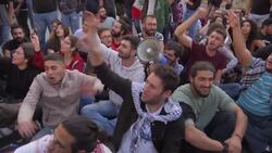 Protesters block main roads out of Beirut Instructional Video
