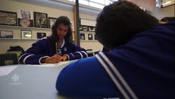 Canadians wear jerseys to support Humboldt Broncos victims News Clip