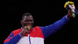 VOICED : El luchador cubano Mijaín López se instala en el Olimpo junto a Lewis, Phelps y Oerter News Clip