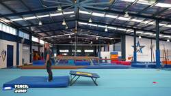 Elementary gymnastics - Mini tramp - 4 pencil jump Instructional Video