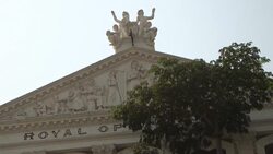 CLEAN : Indians mourn the loss of legendary Bollywood singer Lata Mangeshkar News Clip