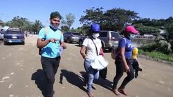 CLEAN : Honduran migrants en route for US reach Guatemala News Clip
