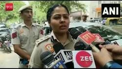 Delhi Murder: Kamala Nehru College girl murdered with iron rod near Aurobindo College in Malviya Nagar News Clip