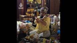 Qatar’s ‘Bangle Man’ serenades World Cup fans News Clip