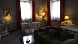 England, Leeds Castle - Catherine of Argon's room Stock Footage