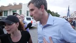 Beto O' Rourke speaks to media scrum after El Paso vigil News Clip