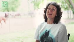 3-Legged Pony Teaches ‘NEVER GIVE UP!’ Instructional Video