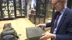 CLEAN : A Hitler top hat and other Nazi items for sale in Munich auction News Clip