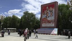 CLEAN : Tourists visit Tibet's Potala Palace News Clip