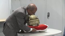 VOICED : Una valiosa corona etiope reaparece en Holanda tras anos desaparecida News Clip