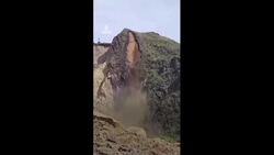 Video reveals scale of Papua New Guinea landslide with hundreds feared dead News Clip