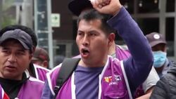 CLEAN : Fishers show contaminated fish in front of Repsol HQ in Lima to protest over oil spill News Clip