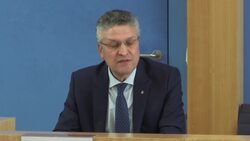 Spahn warns of negligence in fight against virus Instructional Video