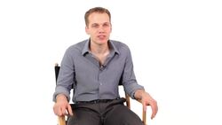 How to Read Lips Using Body Language Instructional Video