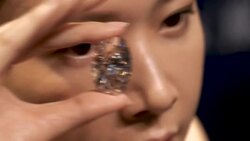 CLEAN : Rare flawless 102.39 carat diamond to be auctioned in Hong Kong News Clip