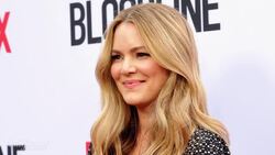 Actress Jacinda Barrett Stands Up for Ex-Boyfriend Chris Hardwick | THR News News Clip