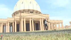 CLEAN : French land artist uses Yamoussoukro's Basilica grounds as his canvas News Clip