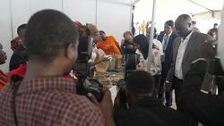 Home Secretary asks street market vendor who makes the best tea - Kenya or Rwanda? News Clip