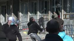 CLEAN : Bosnian protestors storm government buildi News Clip