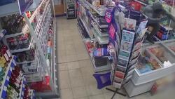 Cash machine blows up in thief's face before gang flees with £93,000 Instructional Video