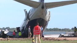 CLEAN : Montpellier: operations underway to free partially submerged plane News Clip