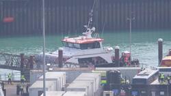 Suspected migrants brought into Dover News Clip