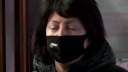 CLEAN : Ukrainian refugees arrive in Poland by train News Clip