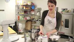 How to Make Royal Icing for Cake Decorating Instructional Video