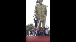 Protesters hammer statue of Bangladesh PM's father Instructional Video