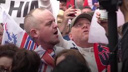 Thousands gather for Tommy Robinson’s protest as activist remains in custody News Clip