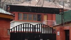 CLEAN : Kashmir Press Club shut down by Indian authorities News Clip