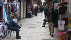 VOICED : Para los habitantes de Jerusalen el coronavirus es peor que la guerra News Clip