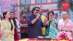 Anupamaa actress Rupali Ganguly gets emotional as Producer Rajan Shahi and his mom felicitate her News Clip