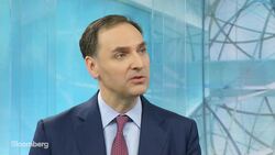 Deutsche CFO: `Constructive Dialogue' With Clients on Neg. Rates News Clip