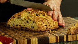 How To Make Holiday Soda Bread - Mobile Minute Instructional Video