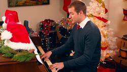 How to Play "O Holy Night" on Piano Instructional Video