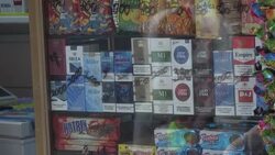 VOICED : El cigarrillo de contrabando reina en una Venezuela en quiebra News Clip