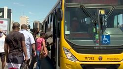 CLEAN : Residents go about their daily life as Brazil exceeds 4 million virus cases News Clip