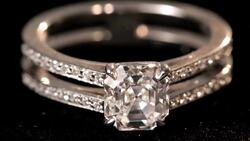 How to Understand a Diamond's Carat Size Instructional Video