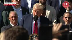 Trump Cracks Up Philadelphia Eagles, Jokes About Owner Jeffrey Lurie's 'Size' | WATCH News Clip