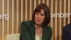 Reeves Laughs Off Musk Comparison, Says She Won't Troll News Clip