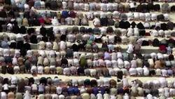 VOICED : Arabia Saudita se prepara para la gran peregrinacion a La Meca News Clip