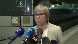 CLEAN : France strikes: national rail company warns Monday will be another difficult day for travel News Clip